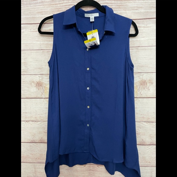Fever Tops - NWT Fever Womens Blue Sharkbite Hem Sleeveless Blouse Size Small